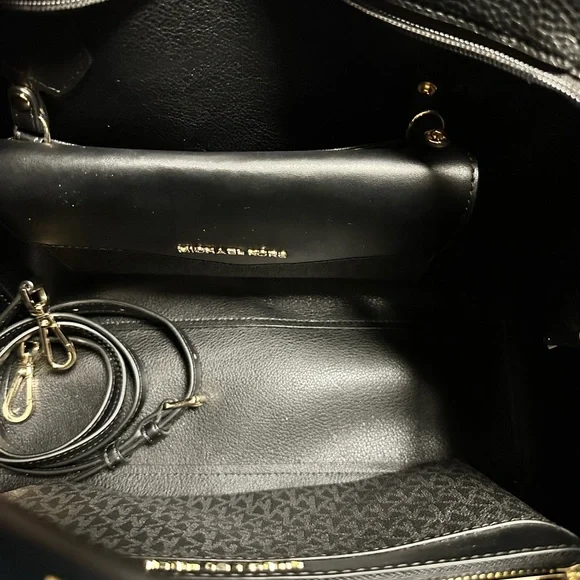 Michael Kors Elegant Black Tote Set - Picture 6 of 6